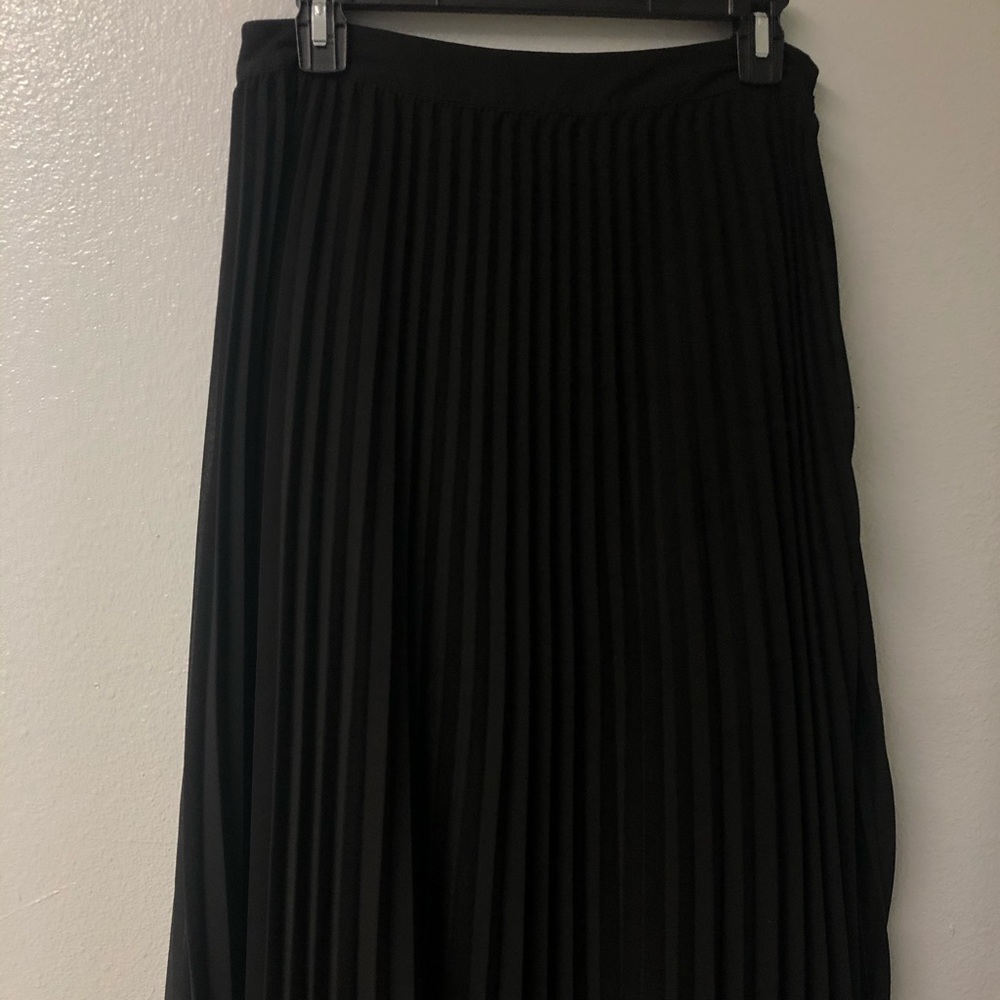Black Classy Midi Skirt